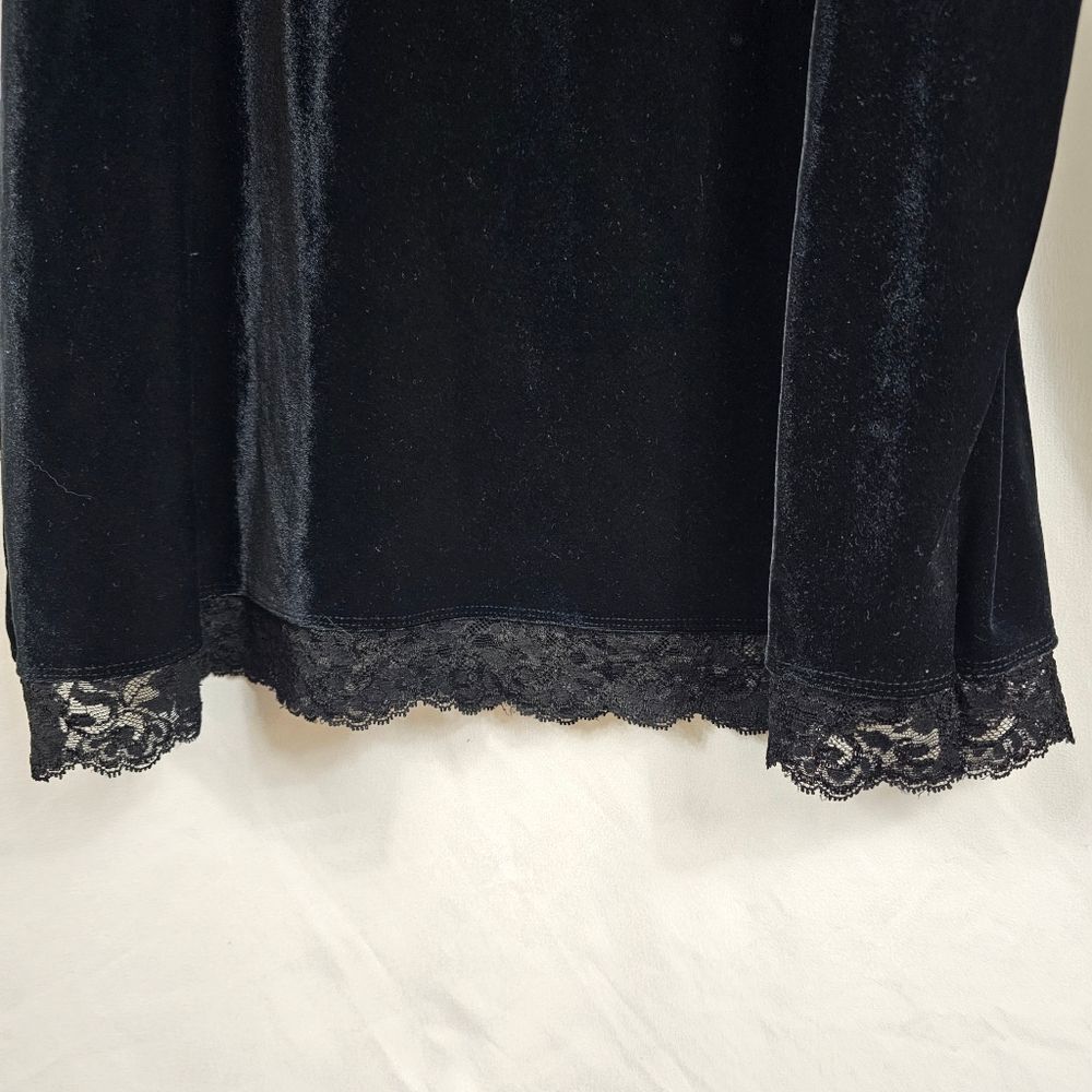 Elegant Black Velvet Lace Trim Dress - Picture 6 of 7